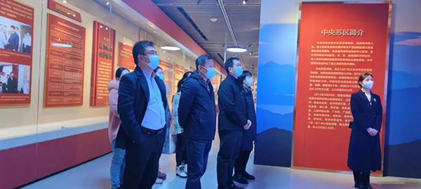 开元网页党支部参加“参观苏区振兴十周年成就展及红色图书馆”的专题活动