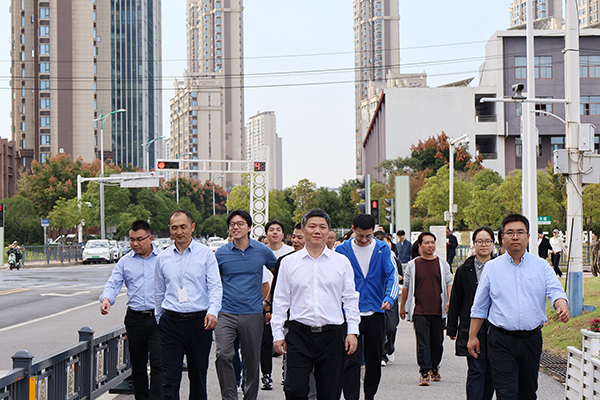 开元网页组织全体员工参加省创投2023年“金秋健步行，聚力共奋进”健步行活动