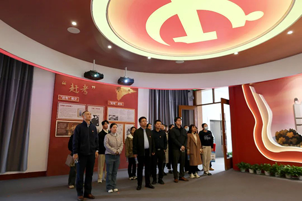 开元网页党支部开展“缅怀先烈思廉洁 赓续血脉忆初心”主题党日活动