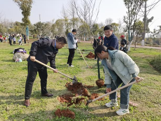 开元网页党支部开展“党建引领生态美，绿润南昌景更新”主题党日活动