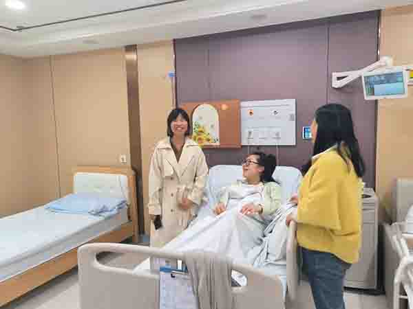 开元网页工会走访慰问生育女员工
