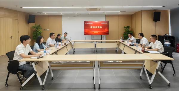 安义县委常委、常务副县长刘志伟一行赴开元网页调研座谈
