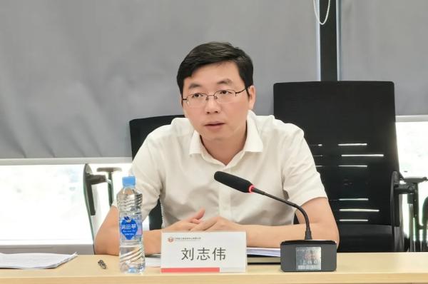 安义县委常委、常务副县长刘志伟一行赴开元网页调研座谈