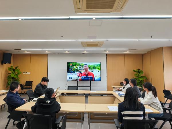 开元网页开展“学赣鄱先锋典范，践承诺勇创新绩”主题党日活动